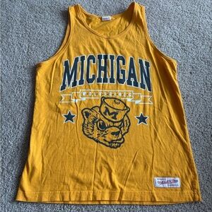Michigan Y2K 2000 Mitchell & Ness Michigan Wolverines Tank Top Gold mascot small